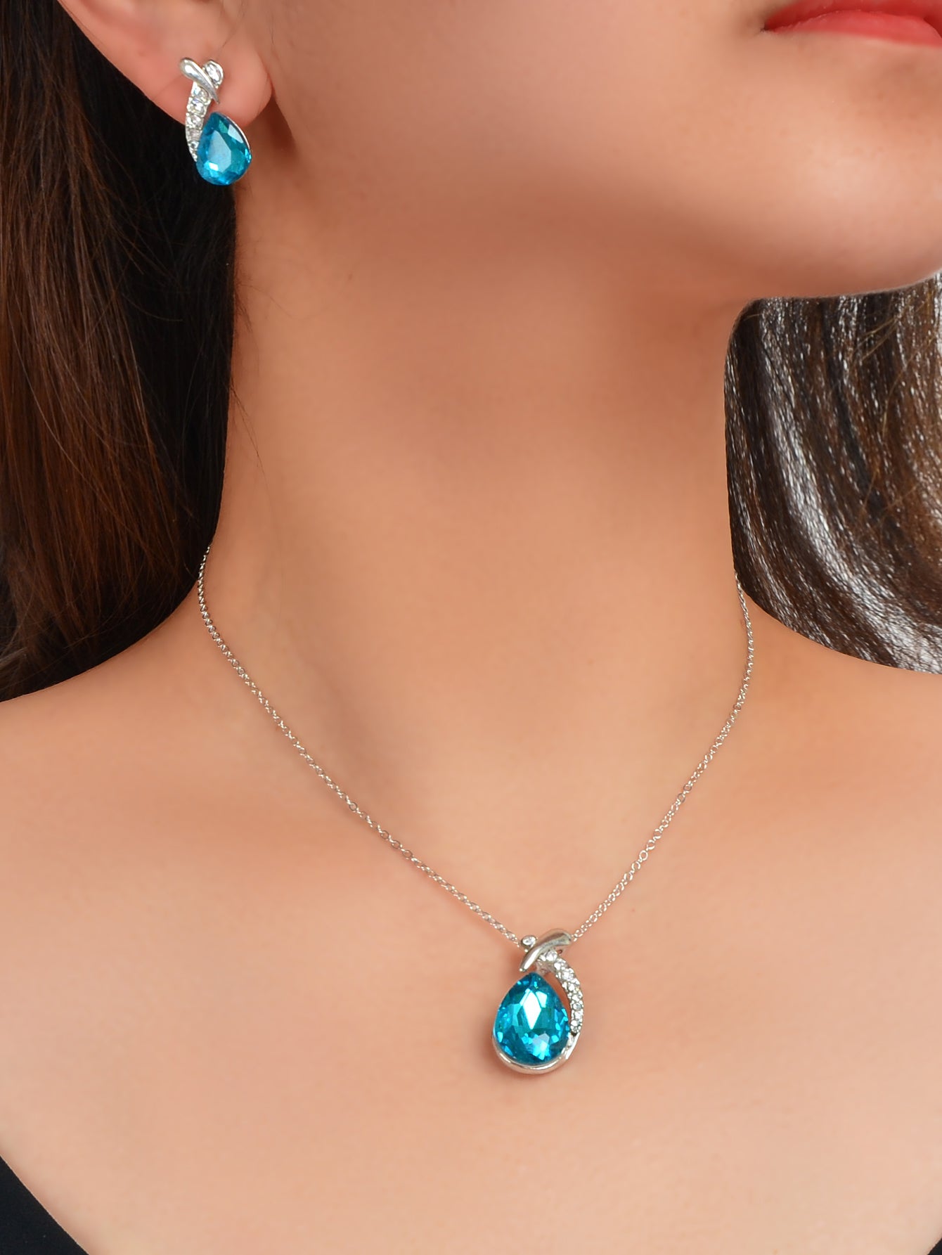 Luxurious Jewellery Set Crystal Rhinestone Water Drop Necklace and Stud Earrings